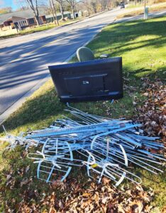 Antennas Placed on Curb